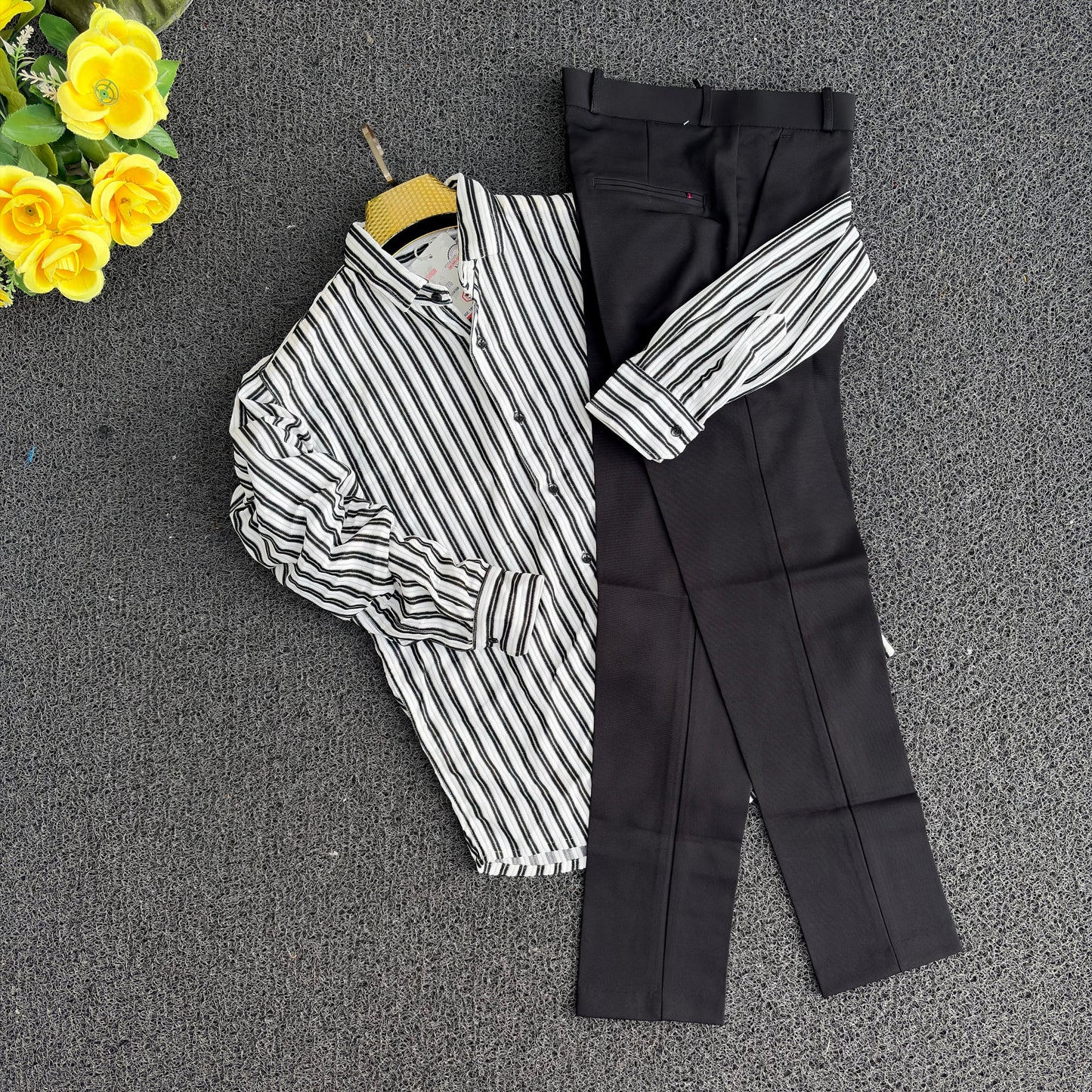 2 in 1 Combo zig zag netted fabric shirts+ polo fit pants buy @600