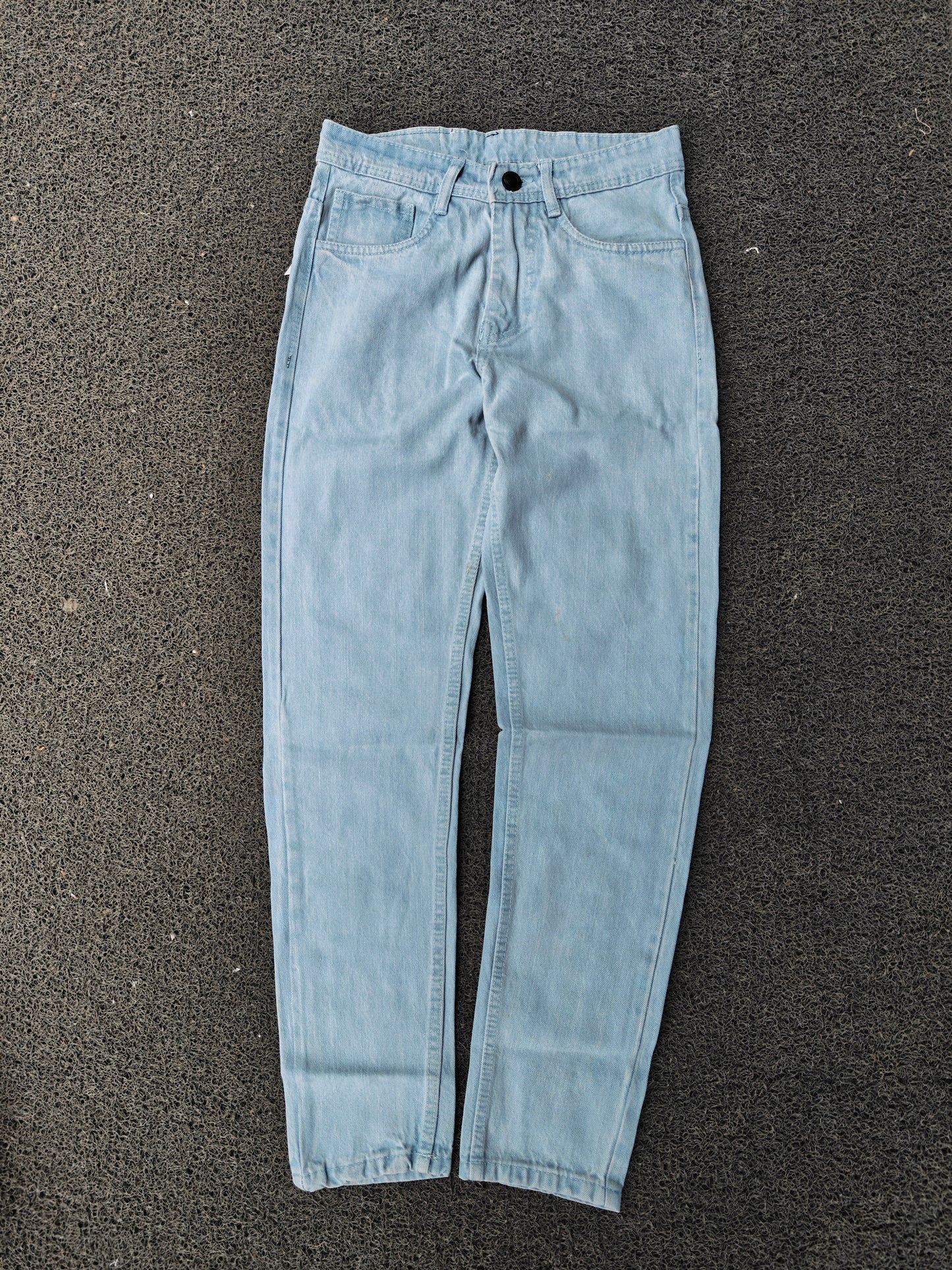 Men's premium mom fit jeans pant buy @450 rs only