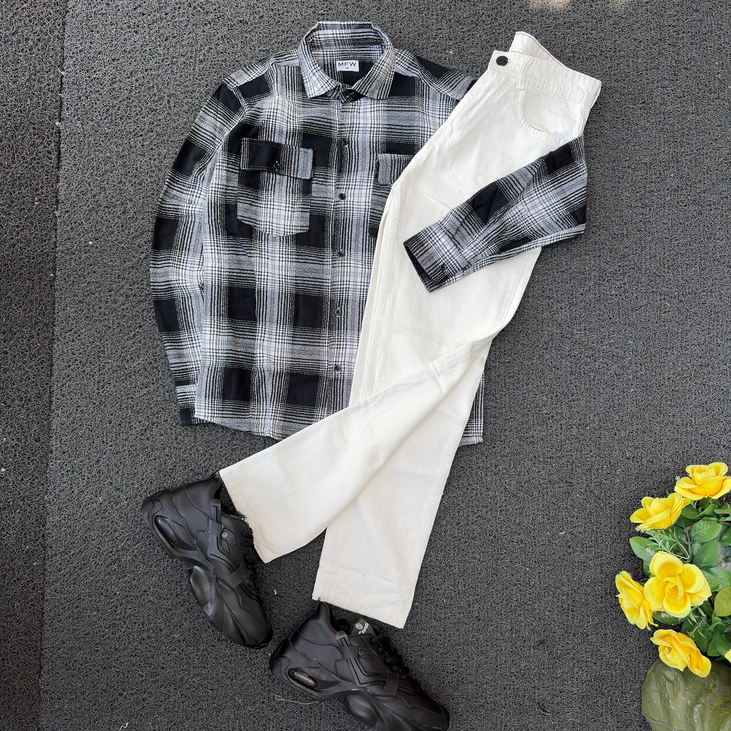 3 in 1 combo Double pocket Baggy shirts + mom fit jeans + shoe buy @999 only