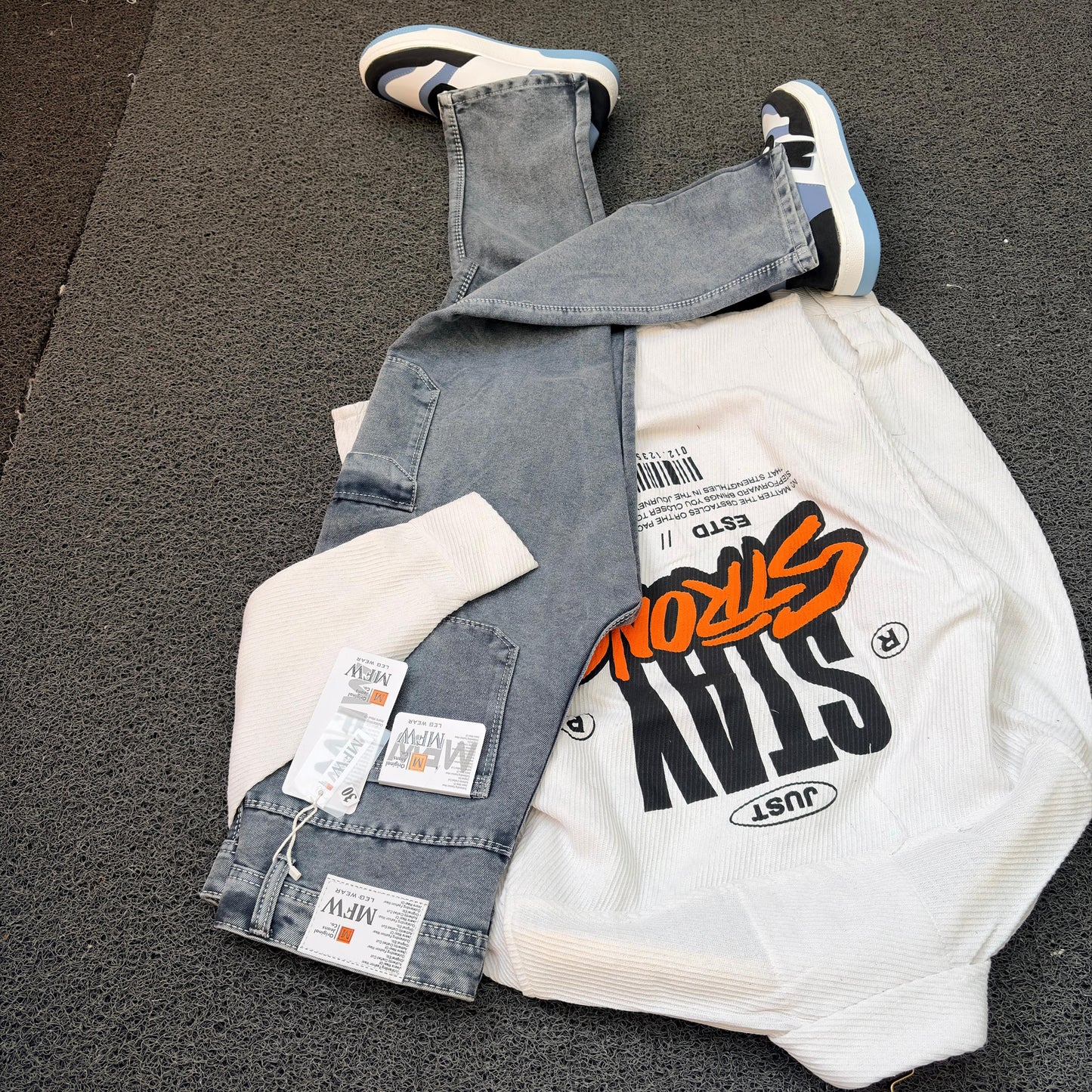 3 in 1 combo back print shirts + 6 pocket mom fit jeans + shoe combo buy @999 rs only