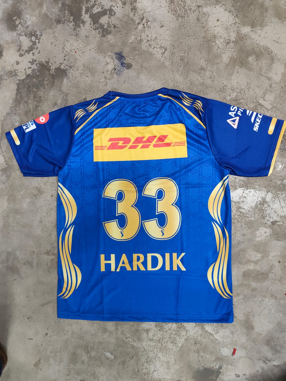 Hardik Round neck Half sleeve MI ipl jersey buy @200 rs only