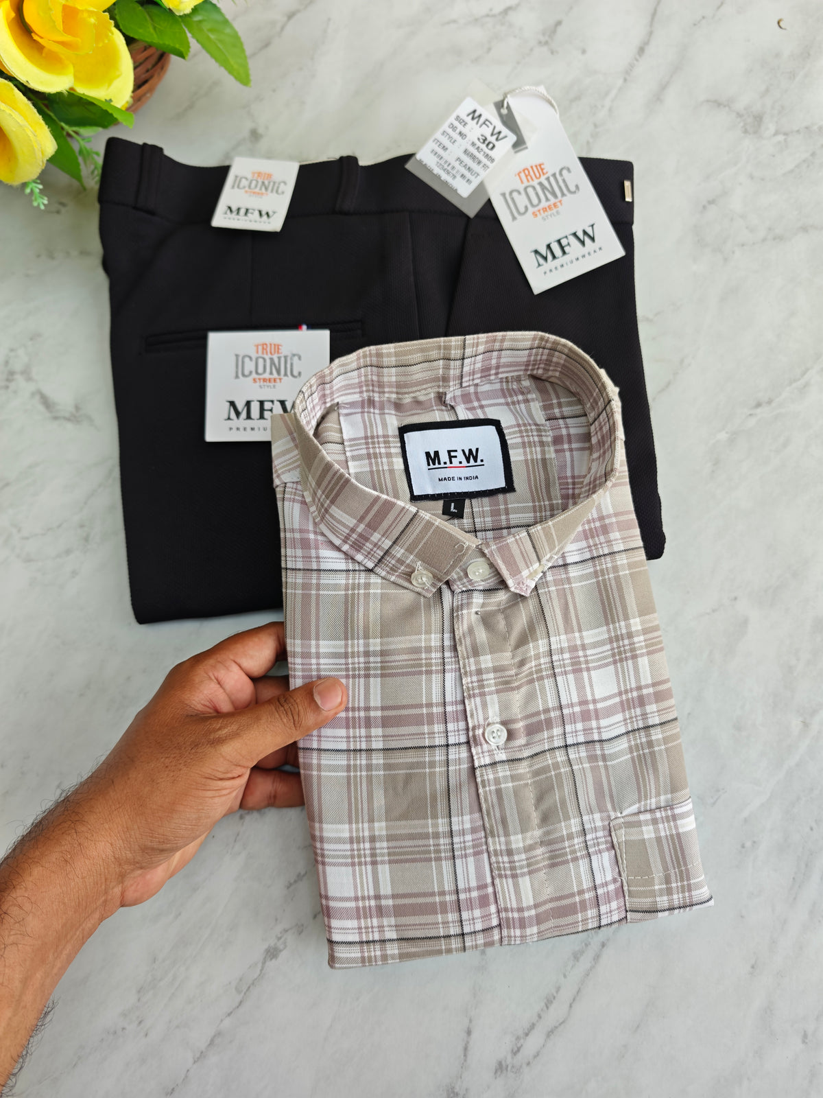 2 in 1 Combo oxford checked shirts + peanut fabric polo fit pant buy @550 rs only