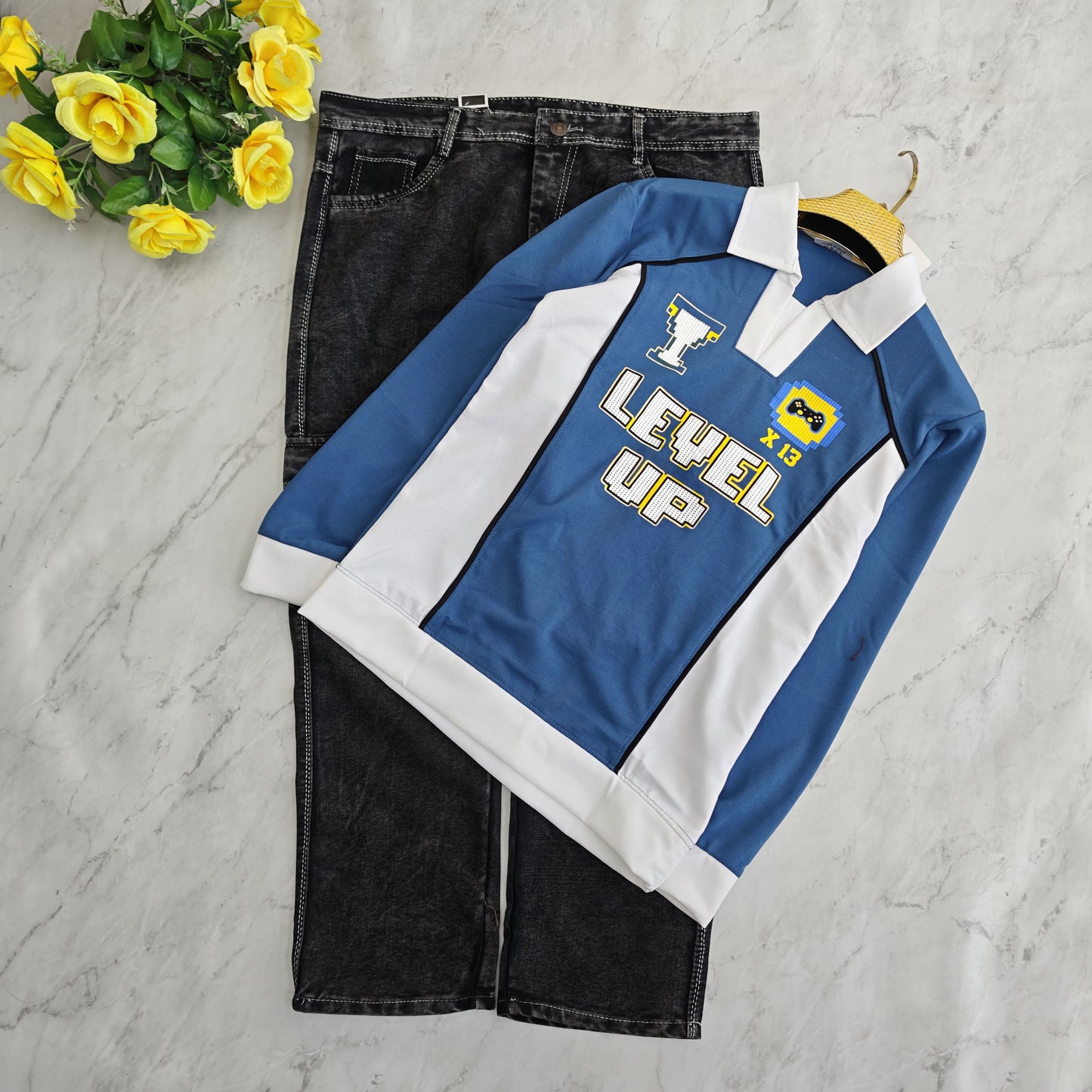 2 in 1 combo full sleeve Korean zipper tshirt + 6 pocket mom fit jeans combo buy @600 rs only