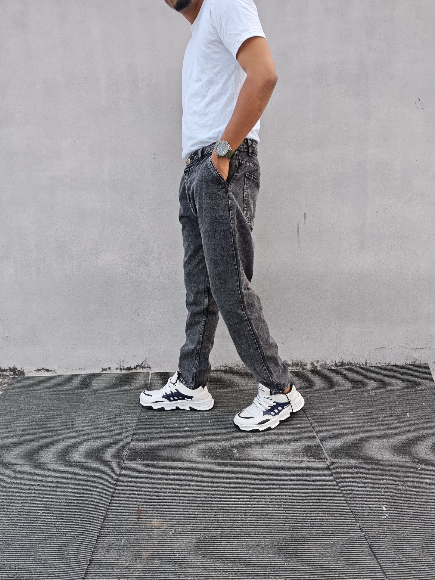Mfw side pocket mom fit jeans buy @450 rs only
