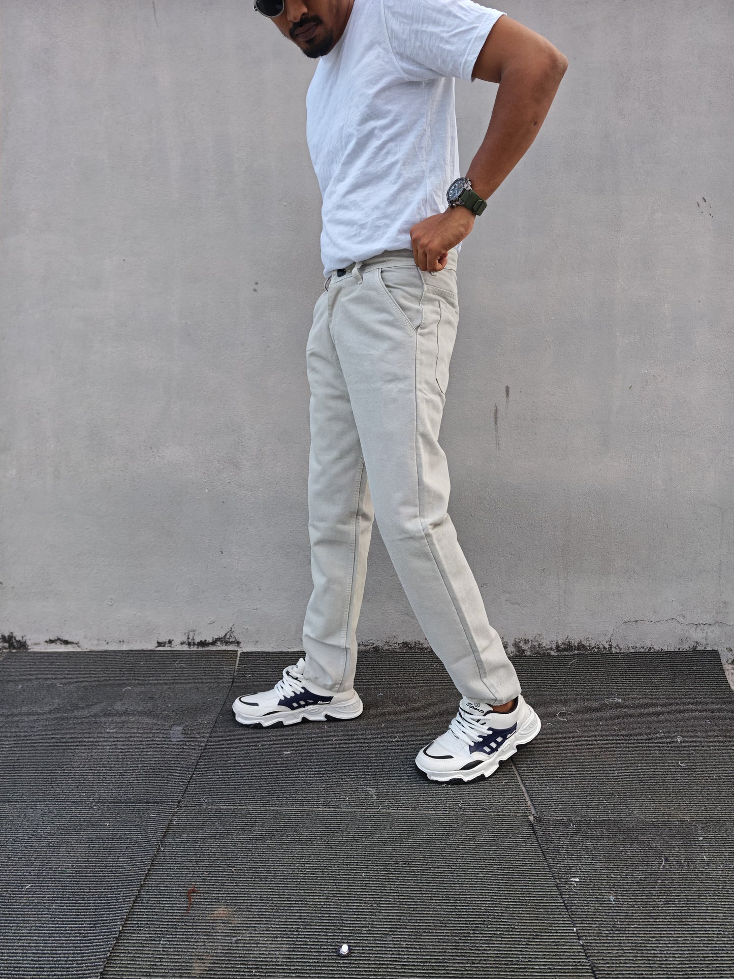 Mfw side pocket mom fit jeans buy @450 rs only