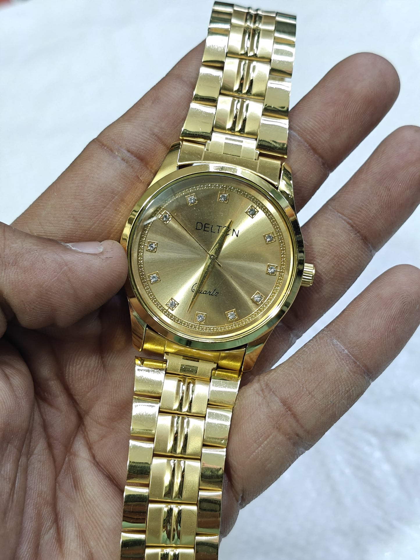 Mens most trendy Gold strap watches @200
