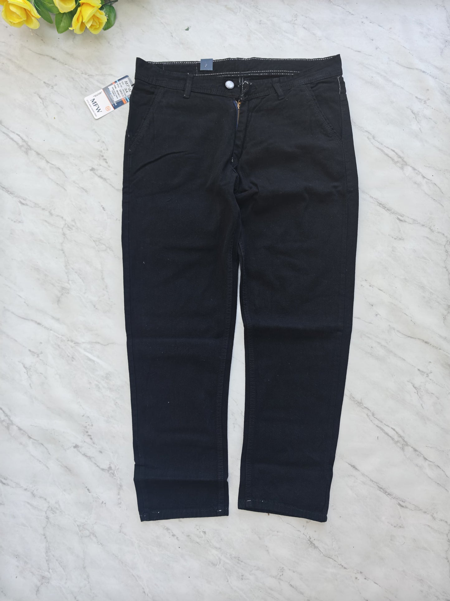 Men's premium mom fit jeans pant buy @450 rs only (Black)