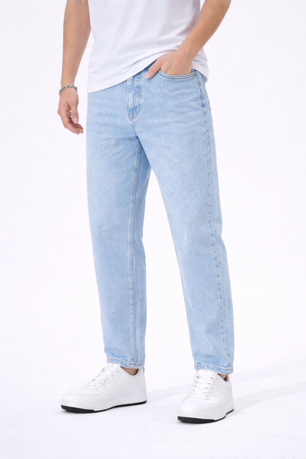 Plain mom fit jeans buy @450 rs only (Ice blue colour)