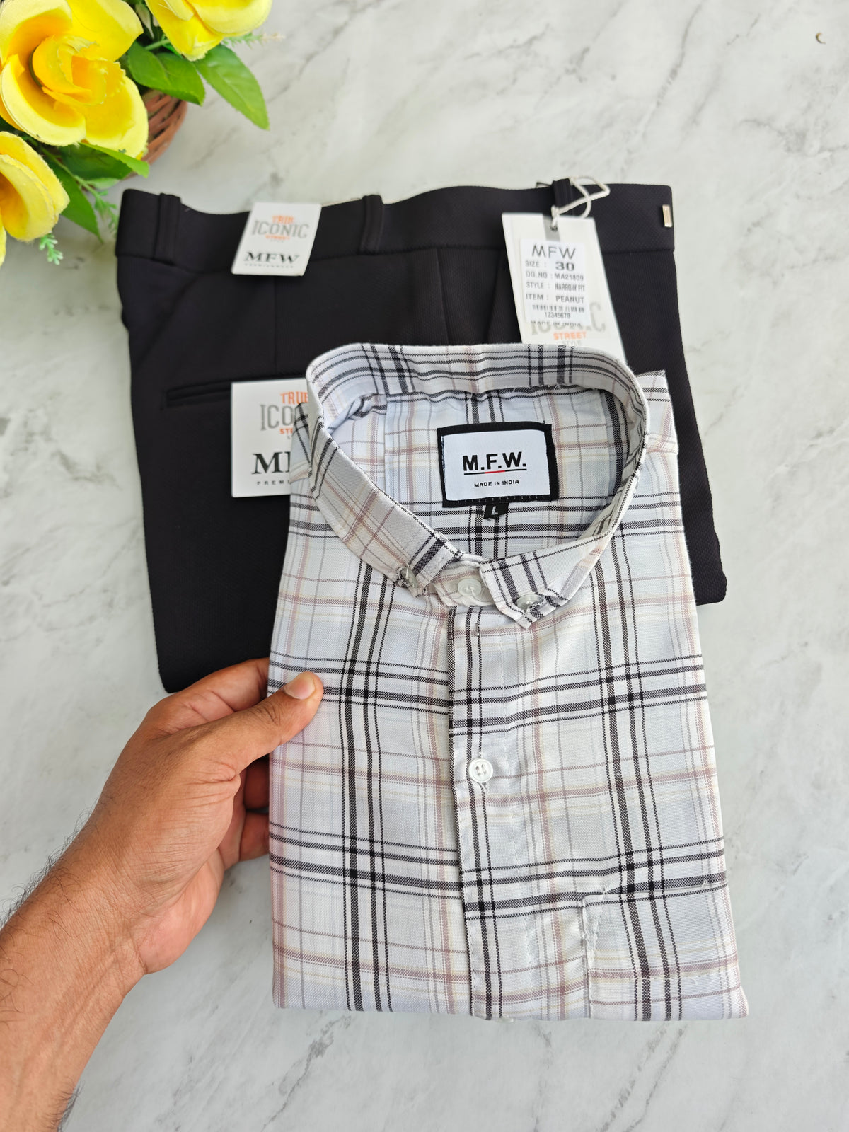 2 in 1 Combo oxford checked shirts + peanut fabric polo fit pant buy @550 rs only