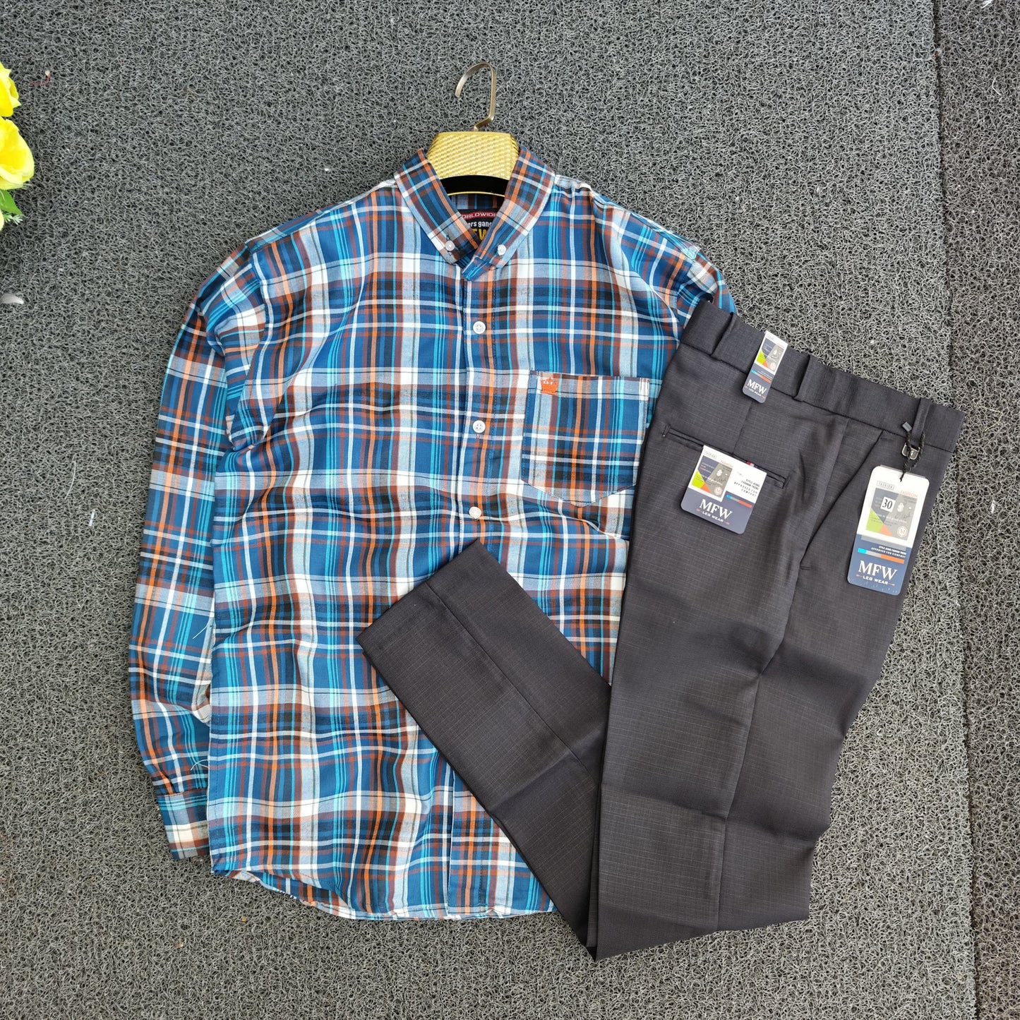 2 in 1 combo formal shirts + Lenin polo fit pants combo buy @550 rs only
