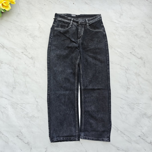 Men's Straight fit jeans pant buy @350 rs only