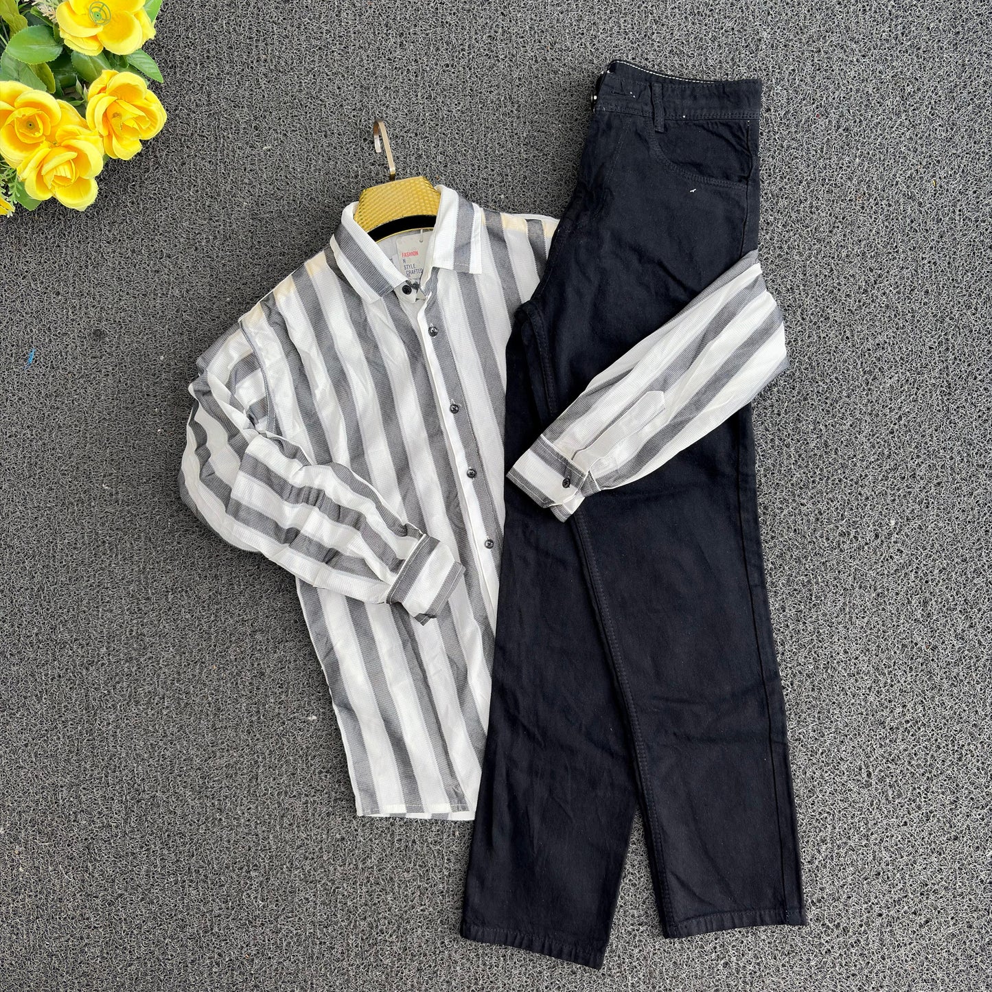 2 in 1 Combo zig zag netted fabric shirts+ plain mom fit jeans buy @600