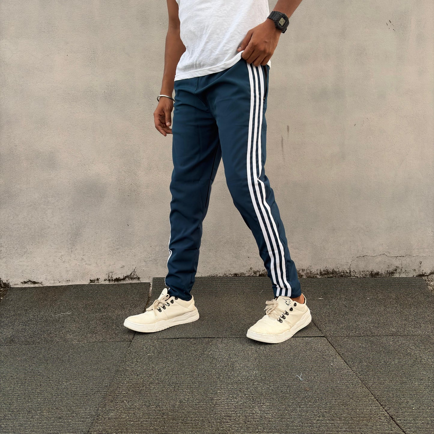 NS 3 Line paper track pants buy 3 pcs @499 (Navy normal fit)