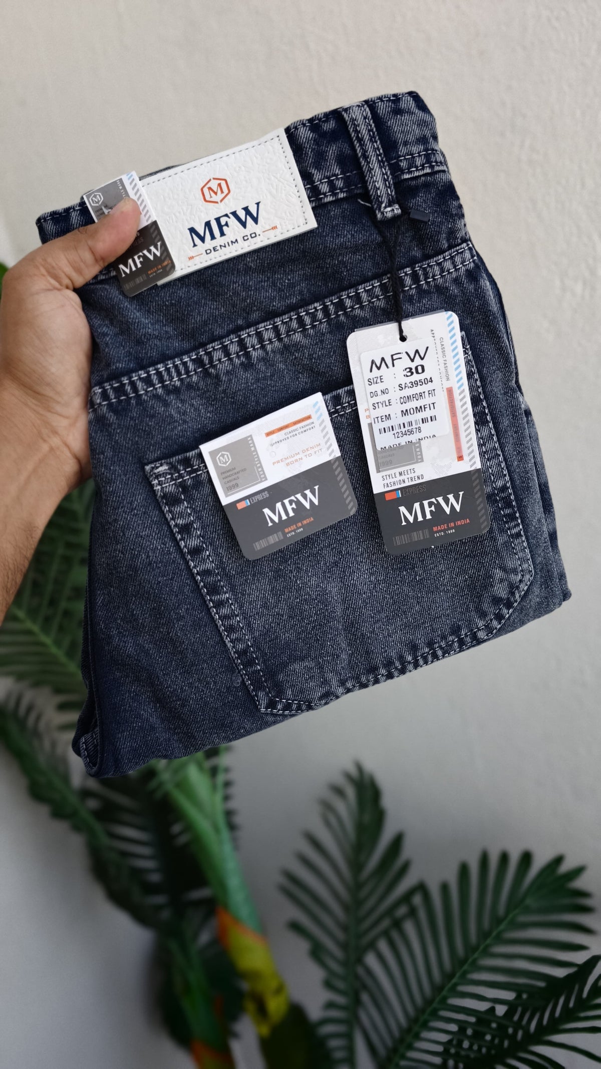 Men's premium Side pocket mom fit jeans pant buy @450 rs only