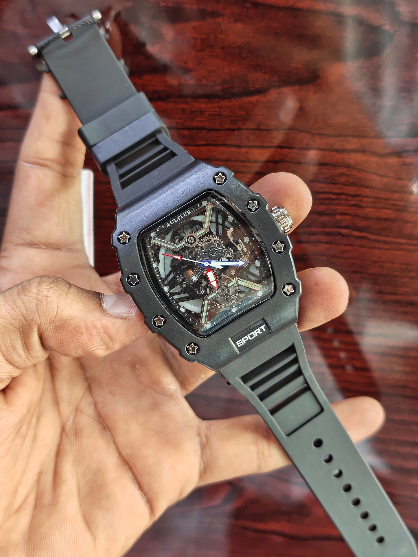 Rugged Style Analog watch Buy @200rs (D1)