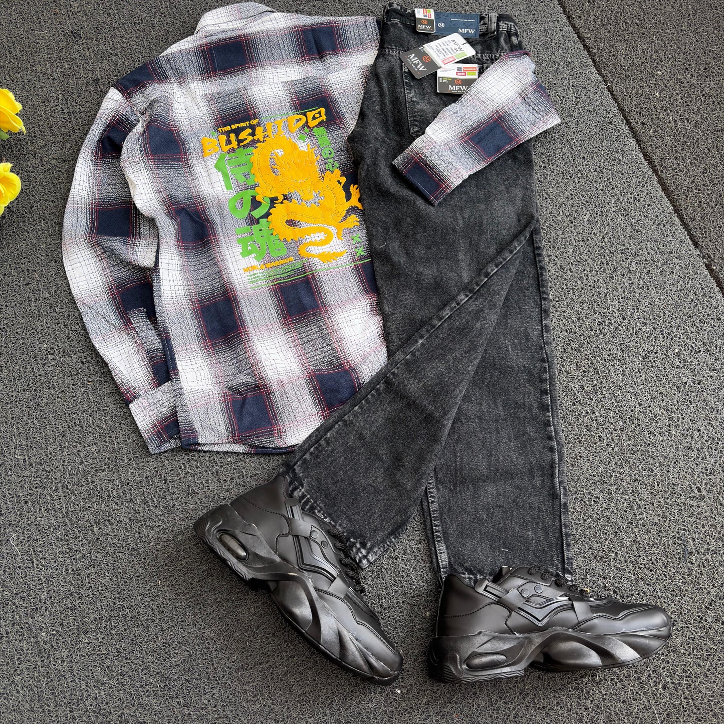 3 in 1 combo Double pocket Baggy shirts + mom fit jeans + shoe buy @999 only