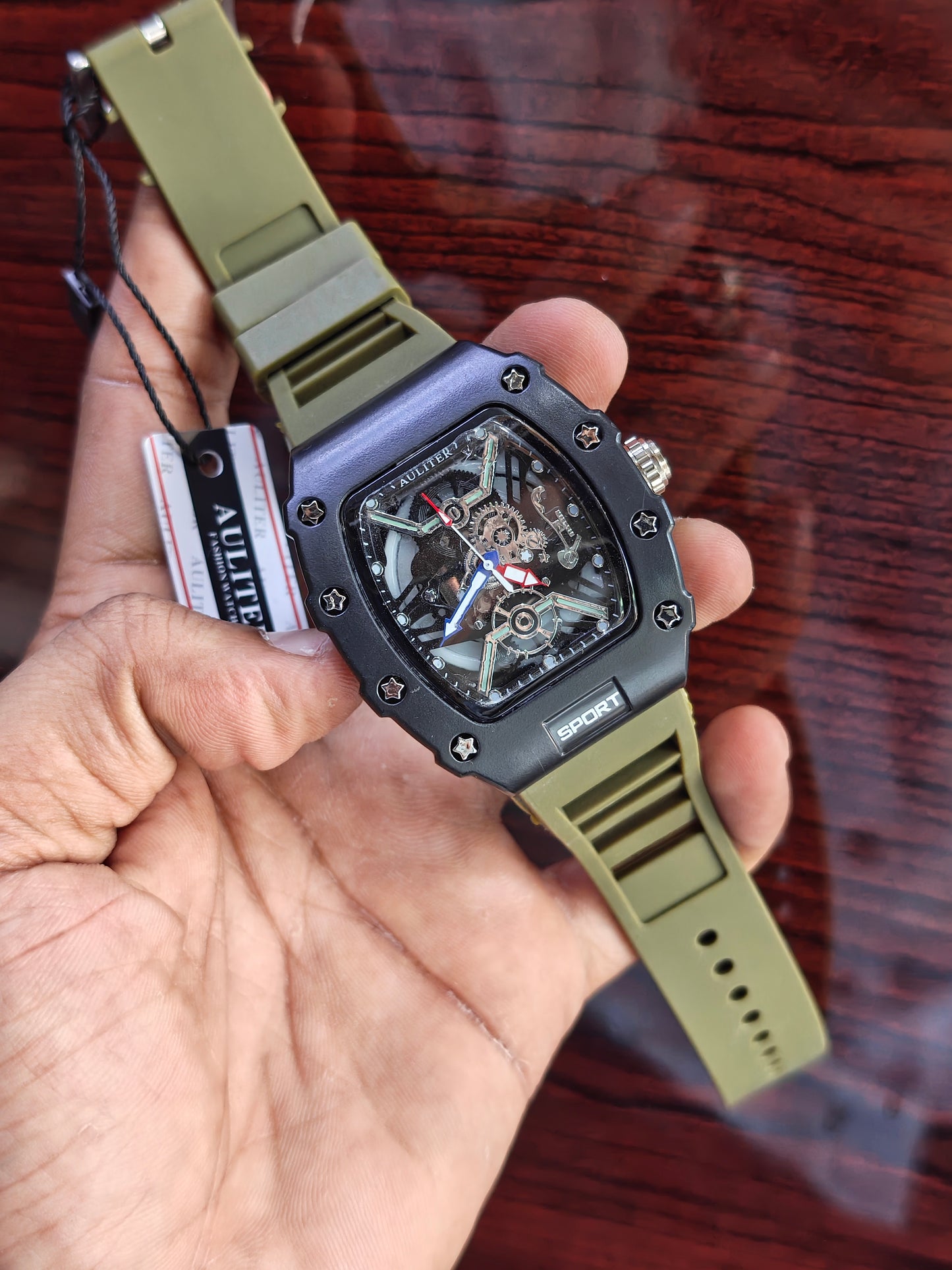 Rugged Style Analog watch Buy @200rs (D1)