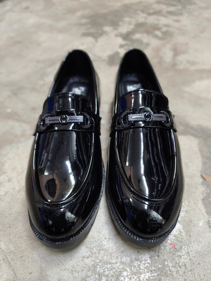 Men's Loafers shoes buy @350 rs only (model no 5) color black