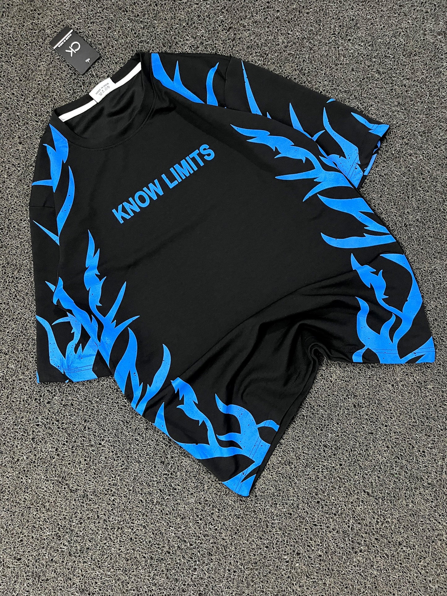 Round neck Front and back Printed droup shoulder Tshirt 1 pc @199 and 3 pcs @ 499