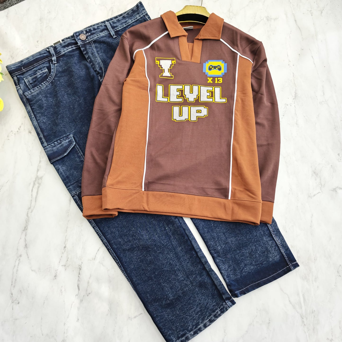 2 in 1 combo full sleeve Korean zipper tshirt + 6 pocket mom fit jeans combo buy @600 rs only