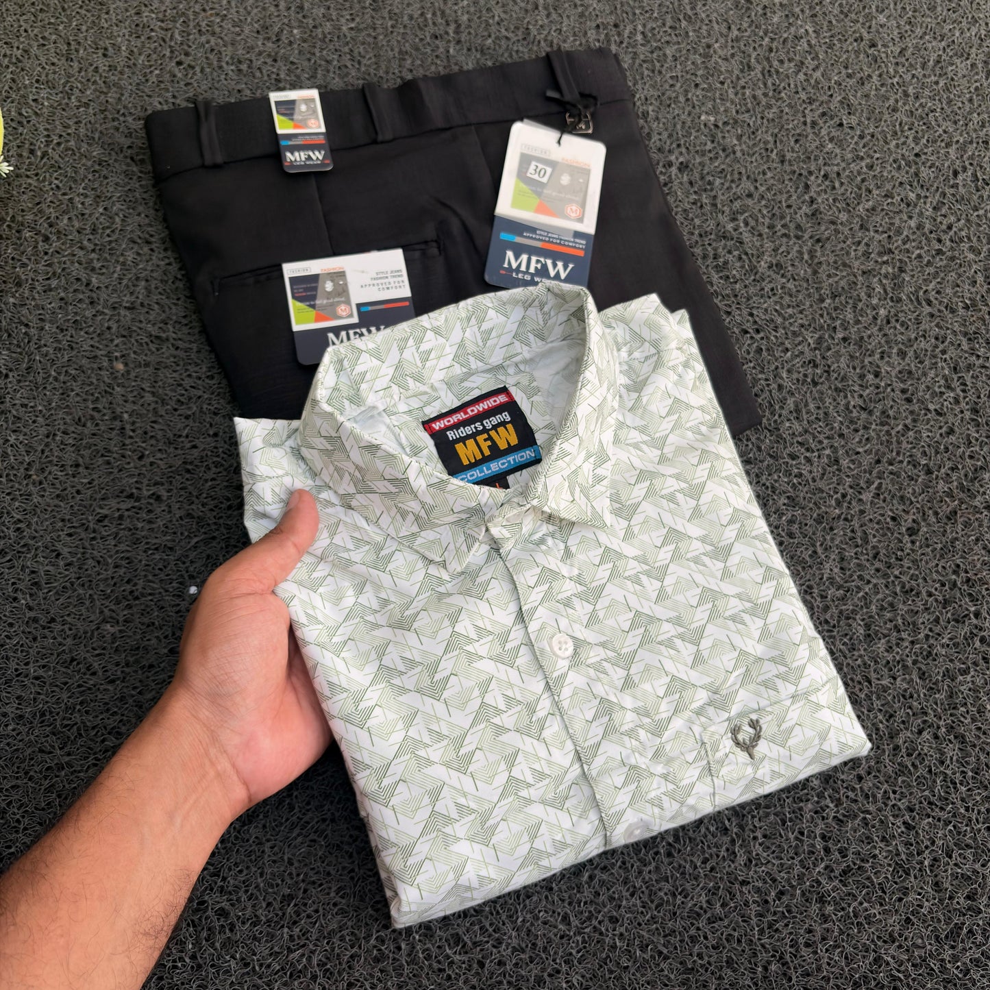 2 in 1 combo mfw Printed Shirts+ Lenin polo fit pants buy @550 rs only