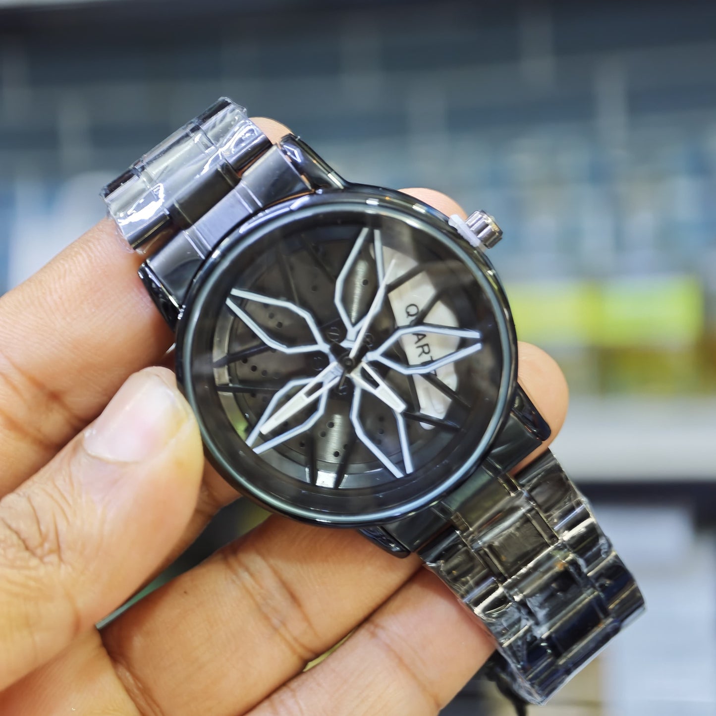 Trending Metal Strap Spinning Watch buy @350rs