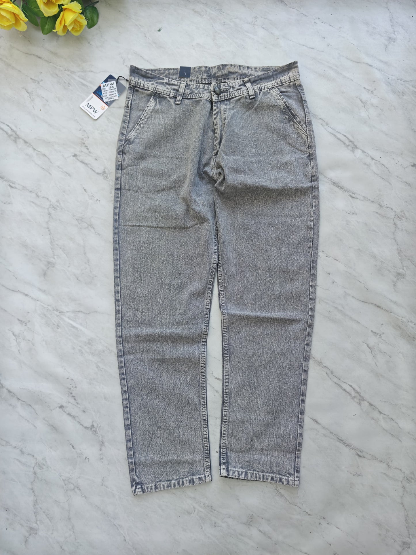 Men's premium mom fit jeans pant buy @450 rs only