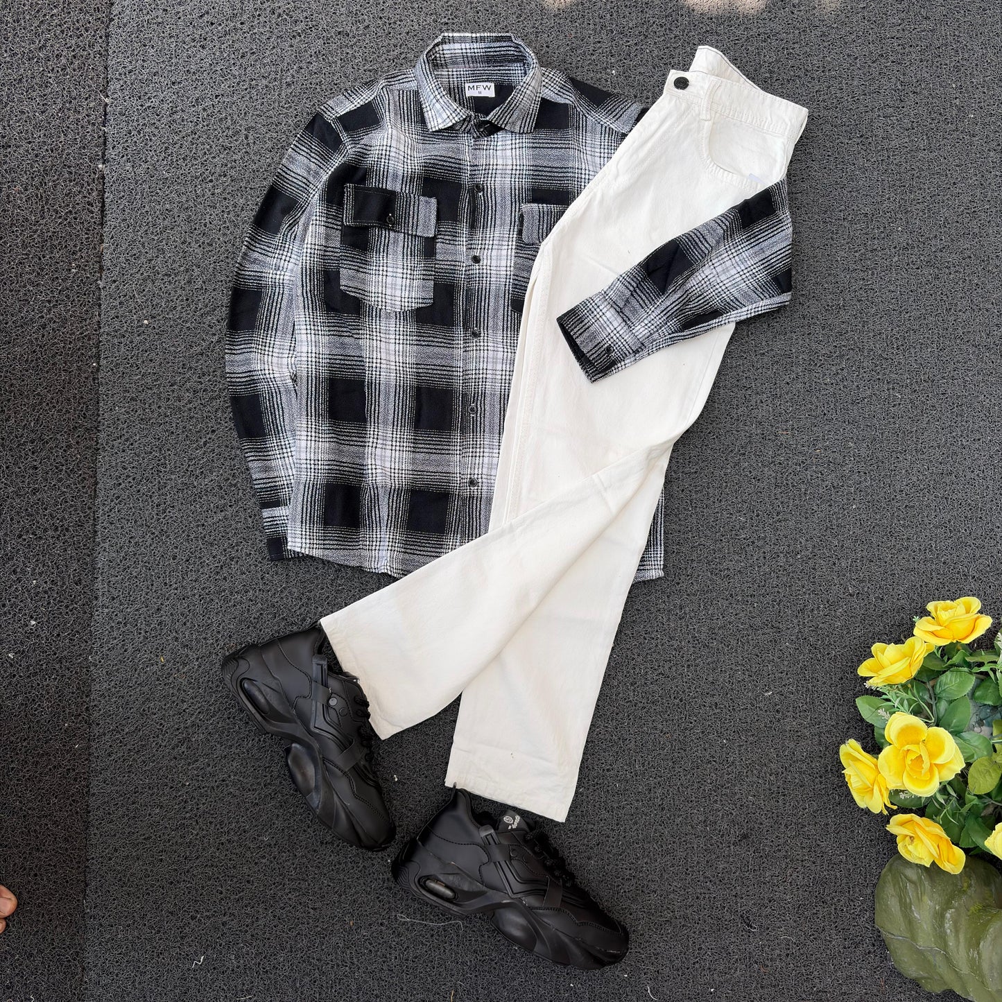 3 in 1 combo Double pocket Baggy shirts + mom fit jeans + shoe buy @999 only