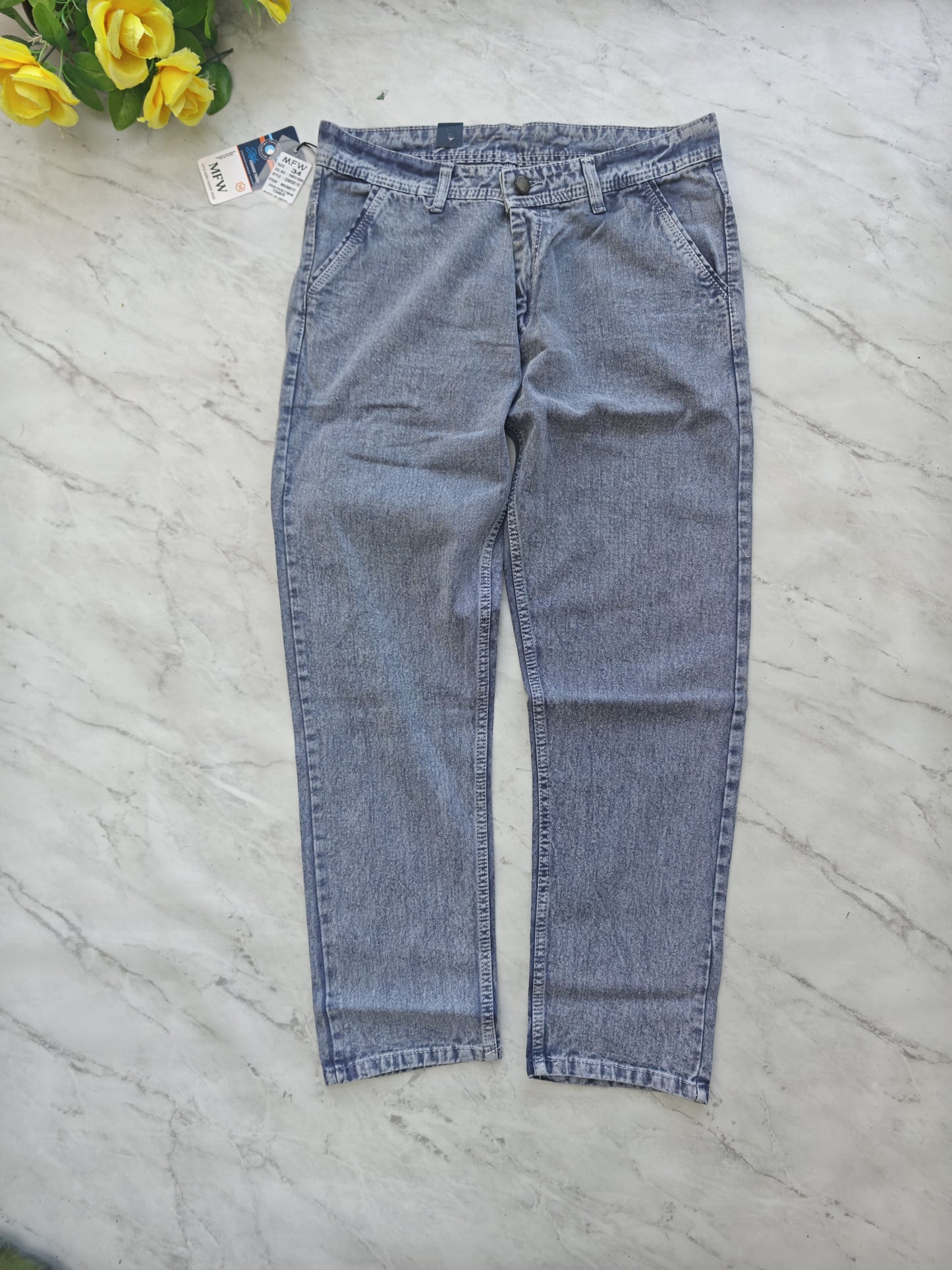 Men's premium mom fit jeans pant buy @450 rs only