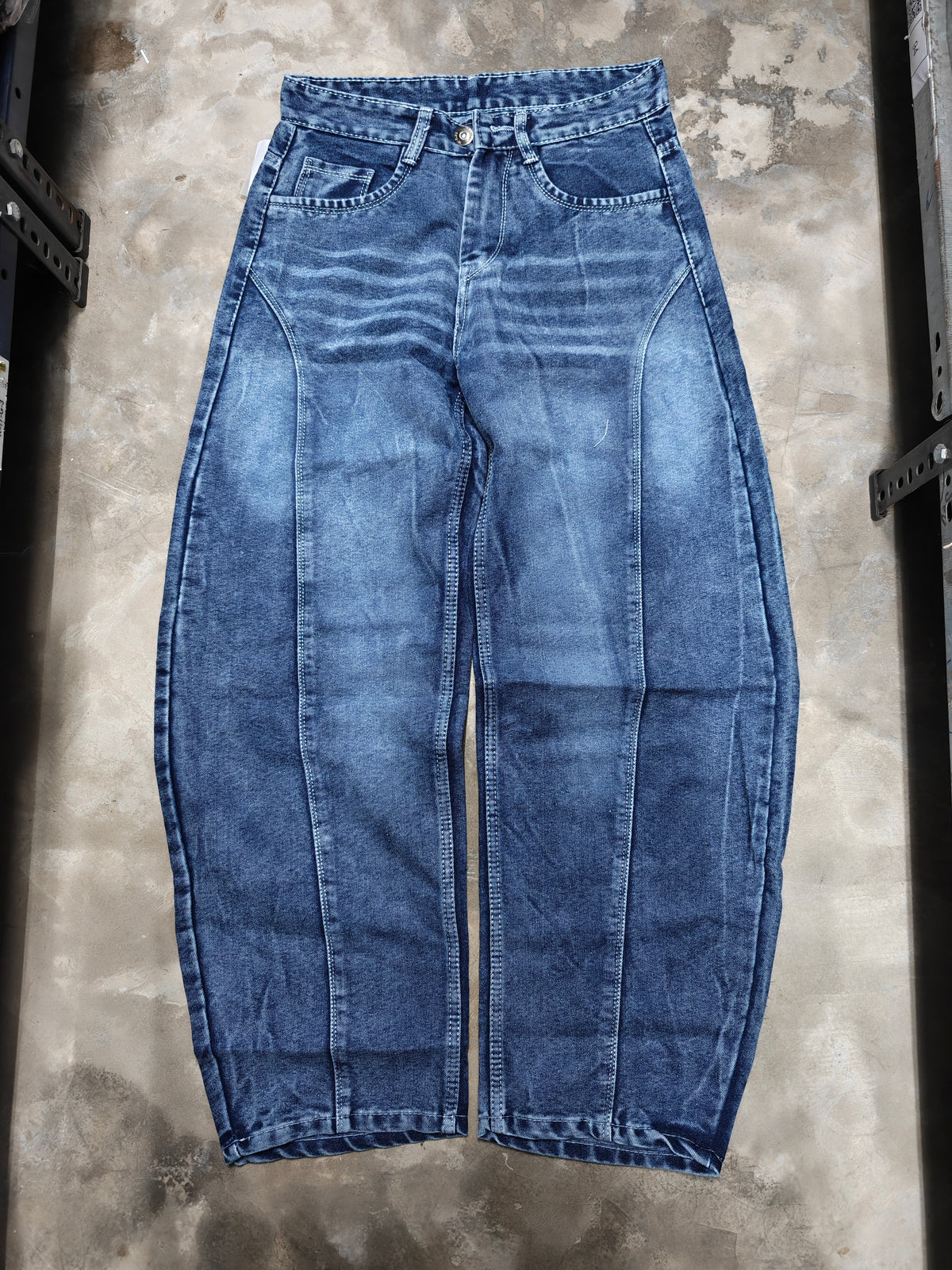 MFW whisker type barrel fit jeans pants buy @450 rs only[Mid]