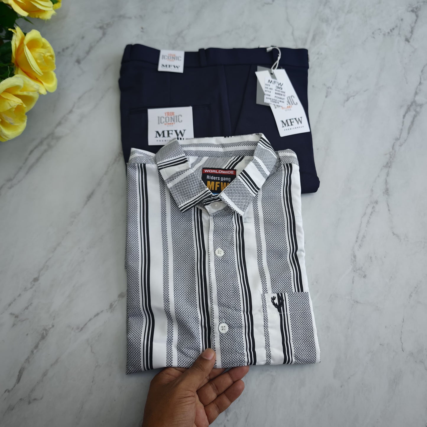2 in 1 combo MFW laffer printed shirts + penut polo fit pant combo buy @500 rs only(pant navy)