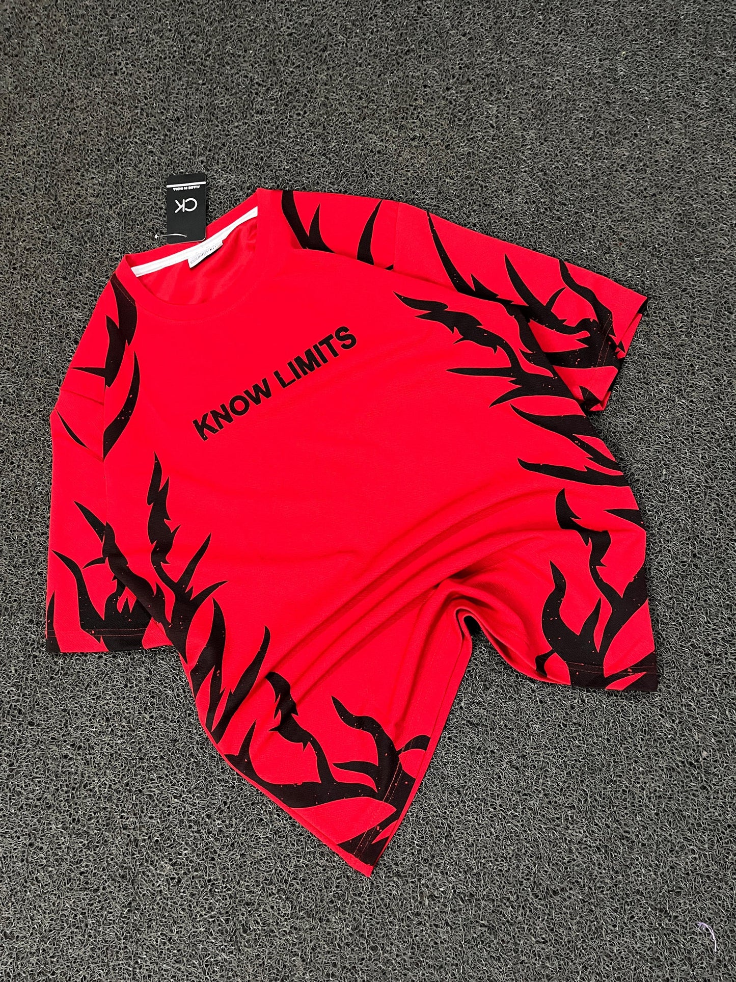 Round neck Front and back Printed droup shoulder Tshirt 1 pc @199 and 3 pcs @ 499