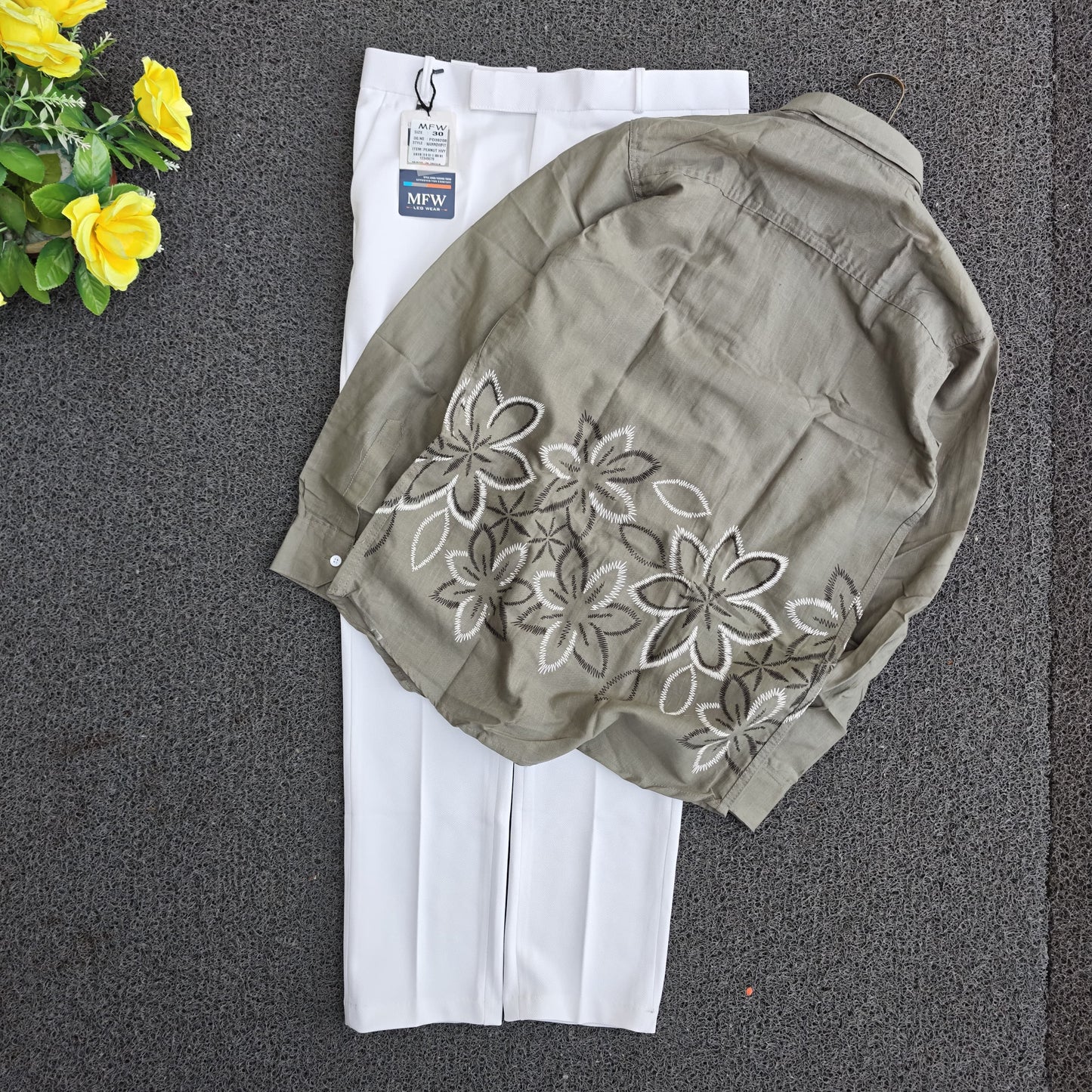 2 in 1 combo Lenin Bottom printed shirts+penut polo fit pants buy @600 rs only