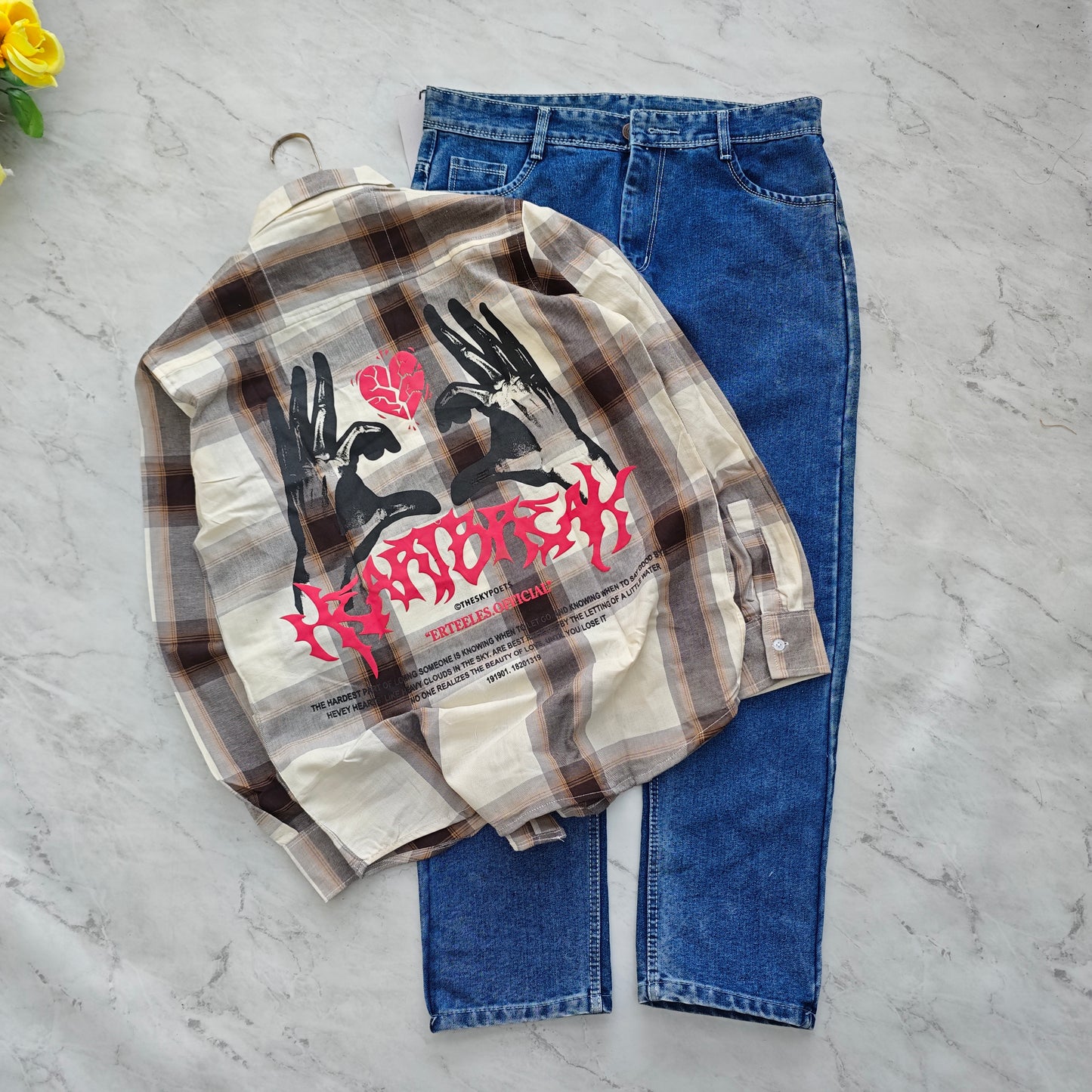 2 in 1 combo double pocket back printed shirts + plain mom fit jeans pant combo buy 550 rs only