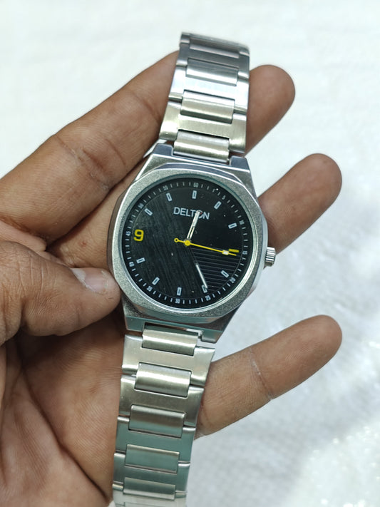Mens most trendy Sliver strap watches @200