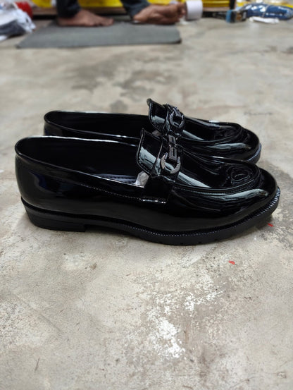 Men's Loafers shoes buy @350 rs only (model no 5) color black