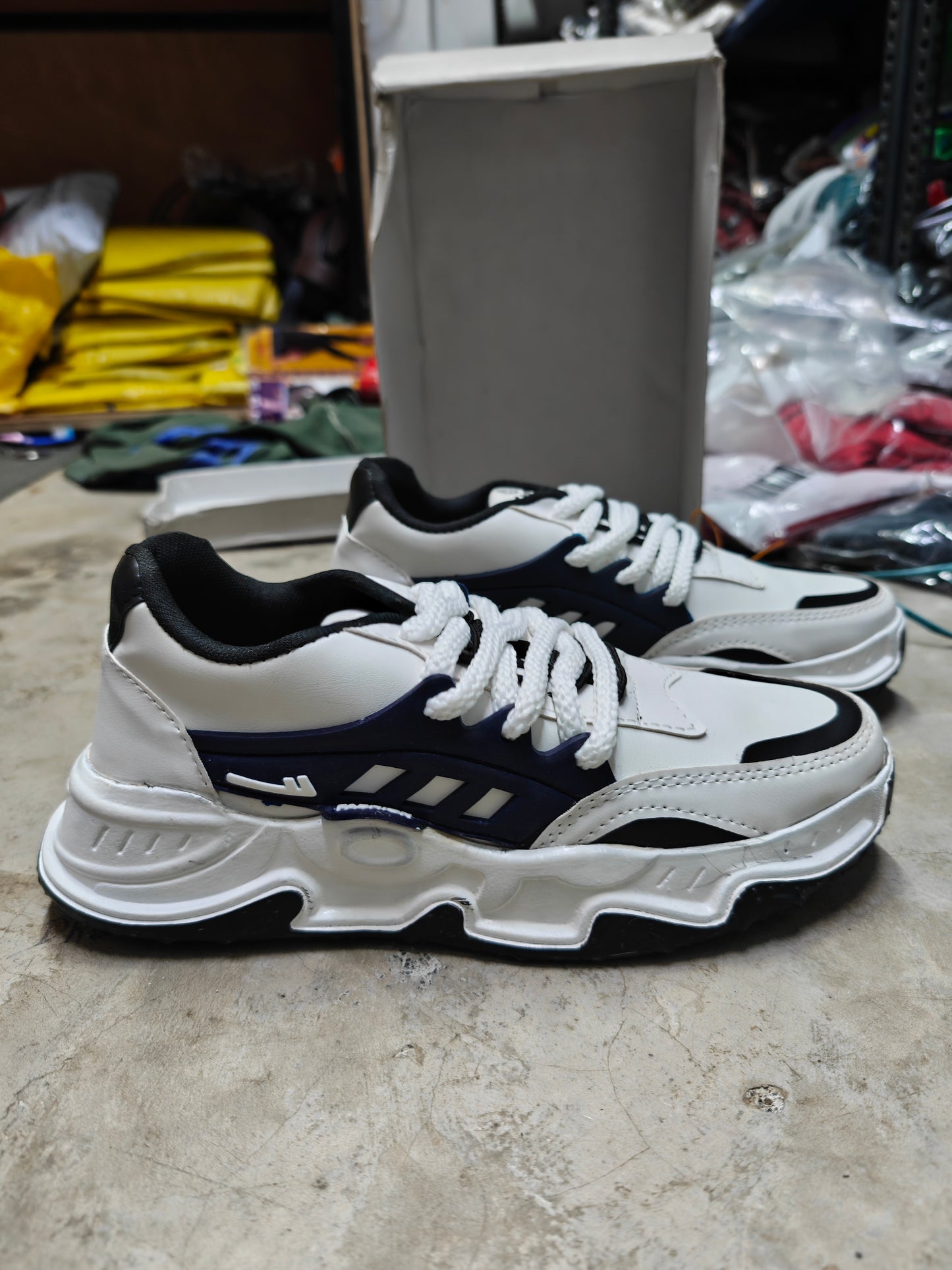Men's retro style Baggy shoes buy @350 rs only