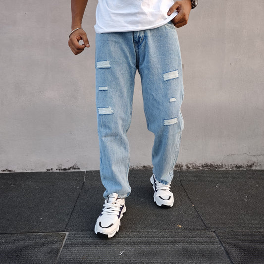 Mfw Torn mom fit jeans pant buy @450 rs only