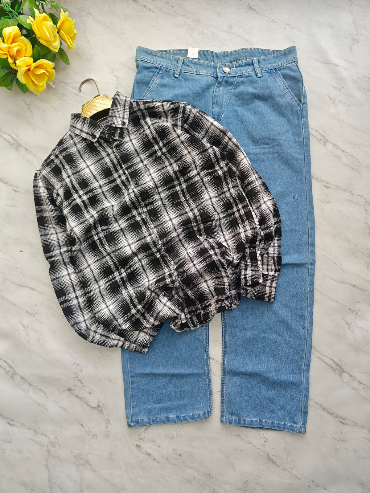 2 in 1 combo Flannel checked shirts+ semi baggy jeans pants buy @600 rs only