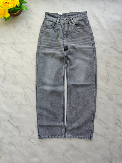 MFW whisker Straight fit jeans pant buy @400 rs