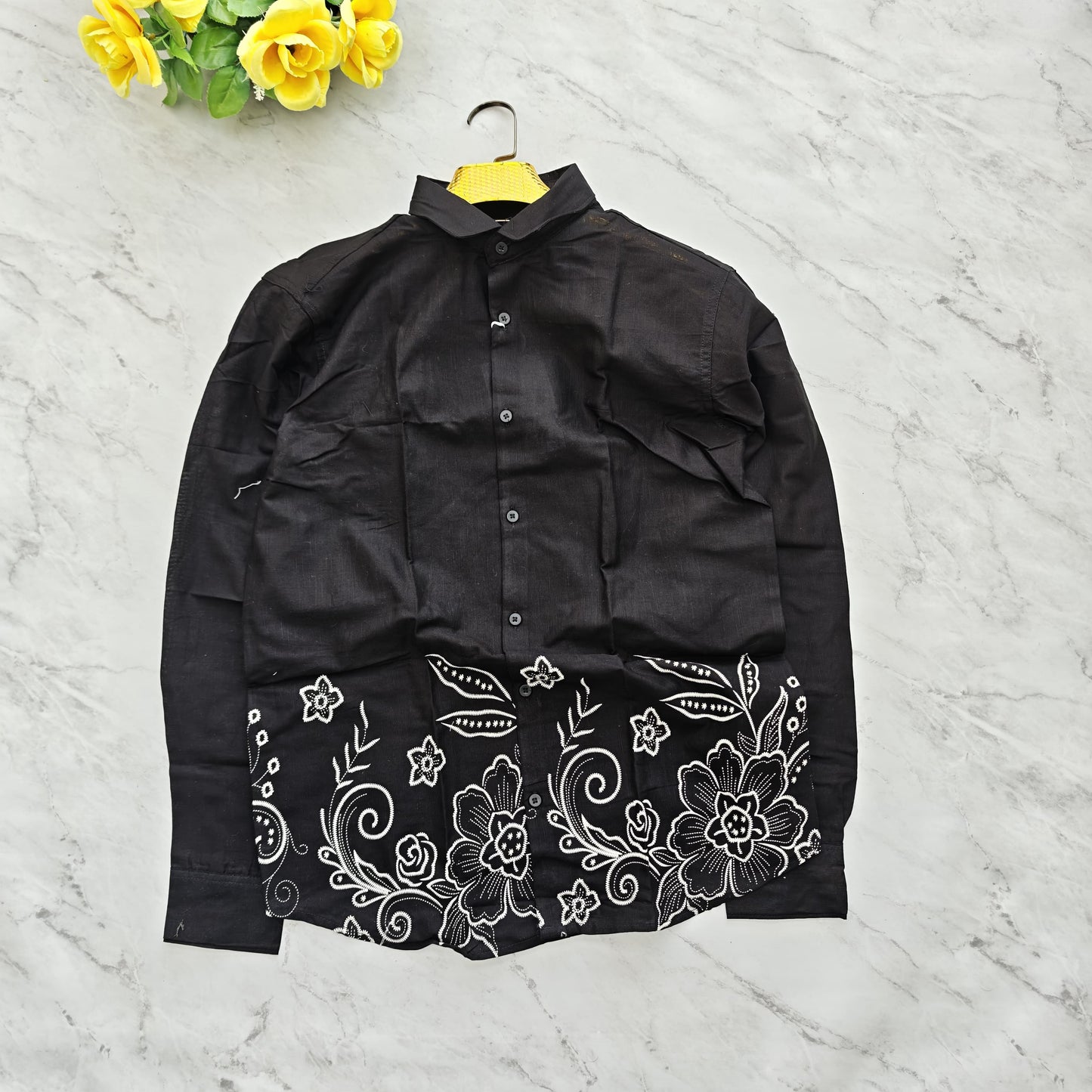 (D5)Men's Full sleeve lenin bottom printed shirts buy @300 rs only