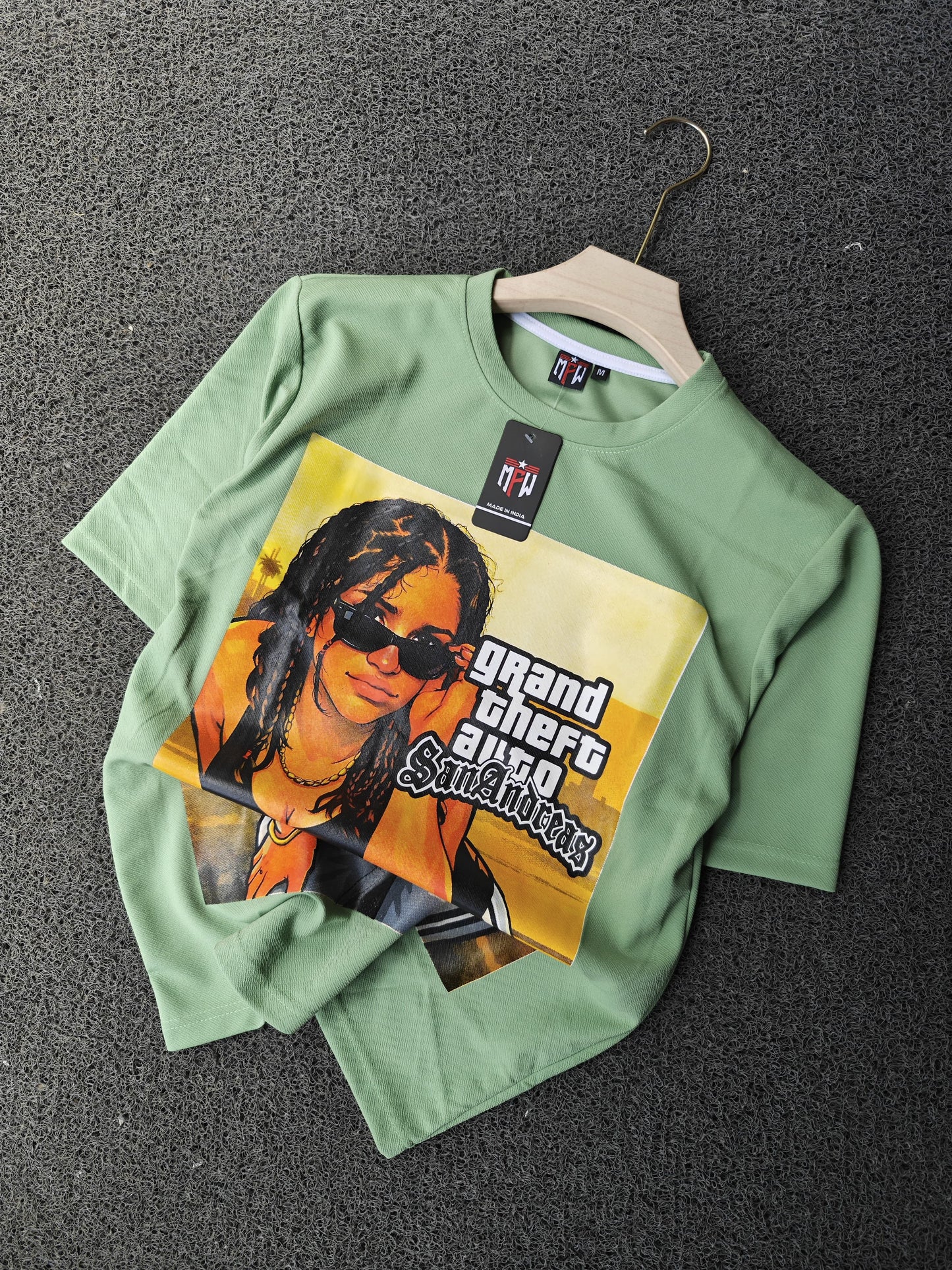 Round neck Front  print drop shoulder Tshirt 1 pc @199 and 3 pcs @ 499