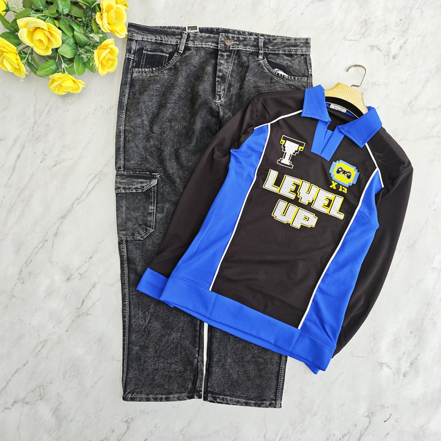 2 in 1 combo full sleeve Korean zipper tshirt + 6 pocket mom fit jeans combo buy @600 rs only