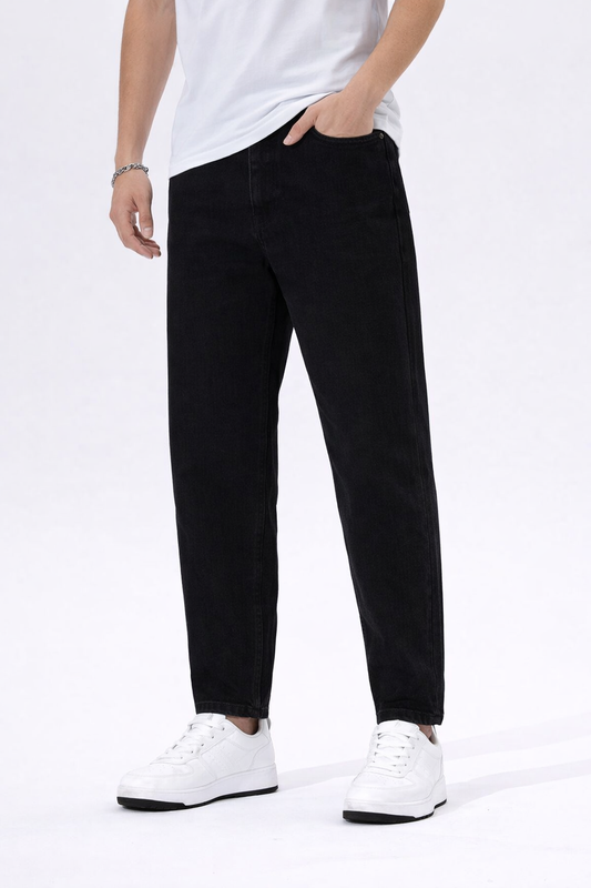 Plain mom fit jeans buy @450 rs only (Black colour)