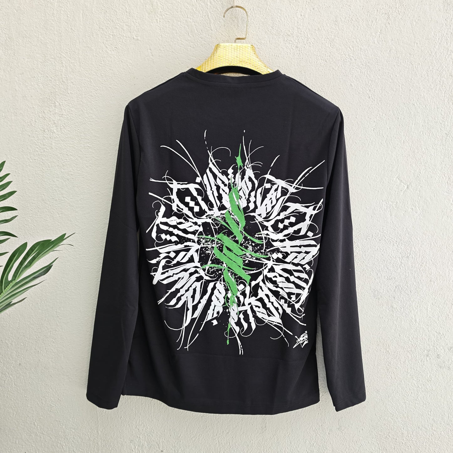 Mfw Full sleeve Front and back printed Tshirt 1 pc @199 and 3 pcs @ 499 ( Black)