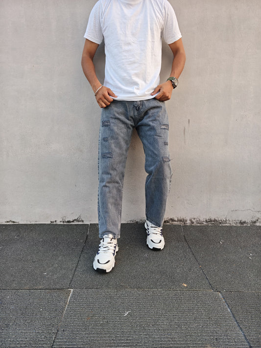 Mfw Torn mom fit jeans pant buy @450 rs only