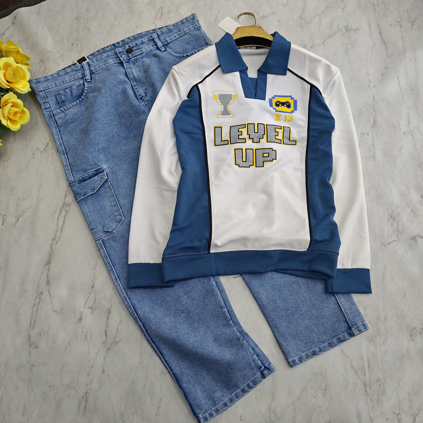 2 in 1 combo full sleeve Korean zipper tshirt + 6 pocket mom fit jeans combo buy @600 rs only