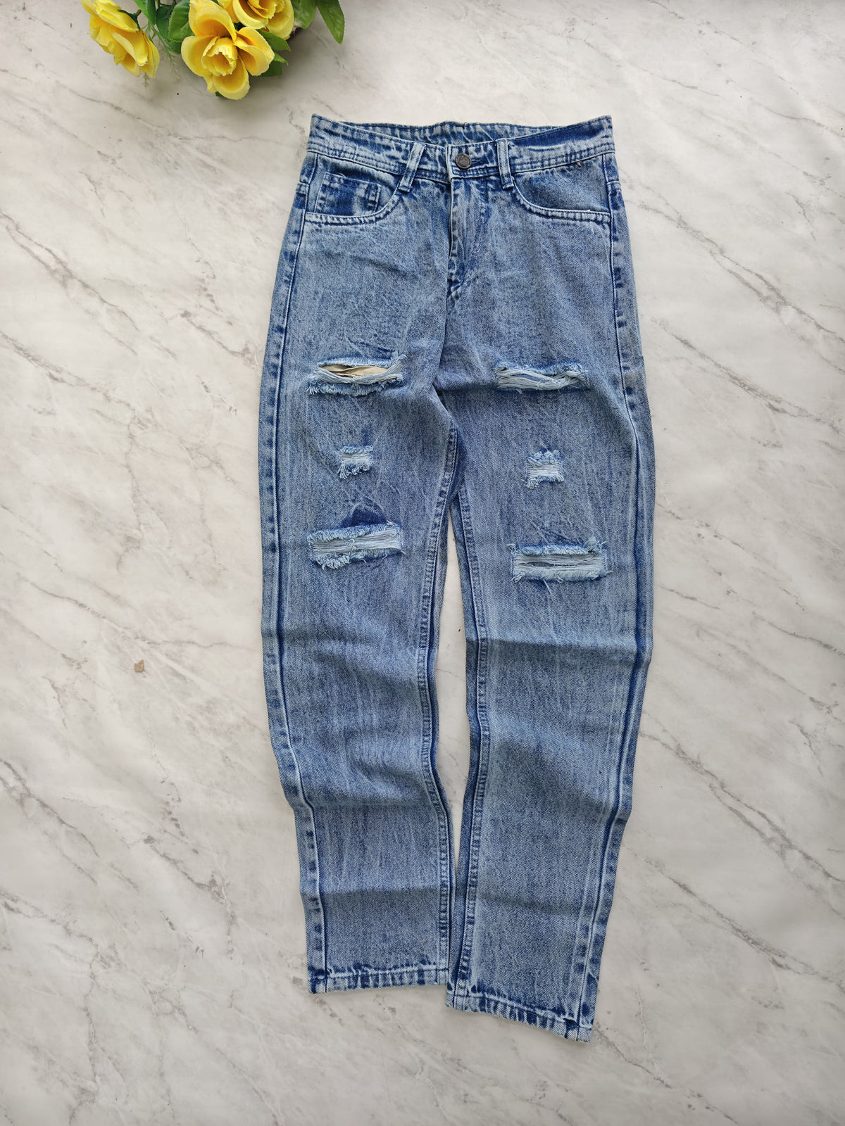 Men's torn mom fit jeans pants buy @450 rs only[Mid Blue]