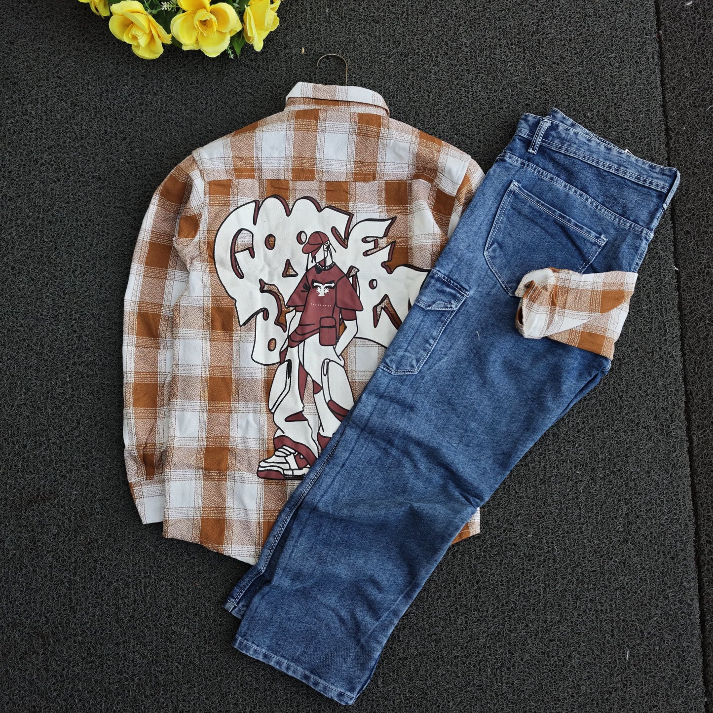 2 in 1 combo double pocket back Printed shirts + 6 pocket mom fit jeans combo buy @600 rs only